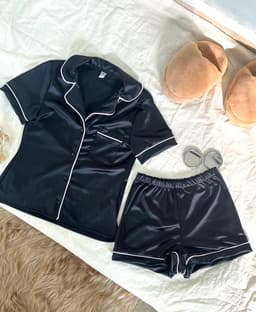 NEGRO CLÁSICO CORTO